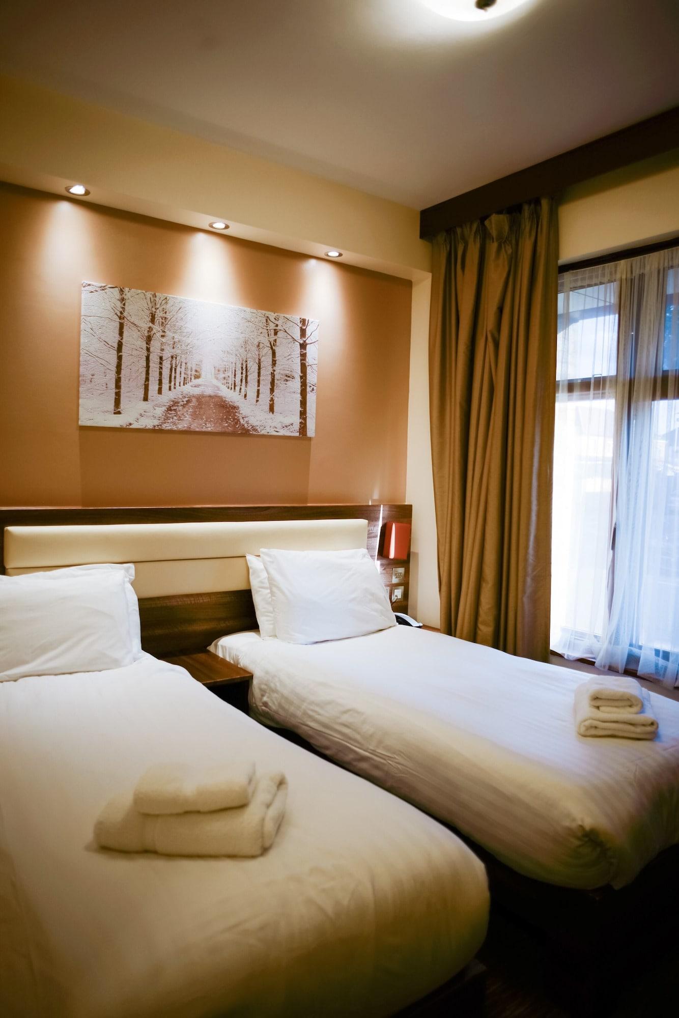 Airlink Hotel 4*