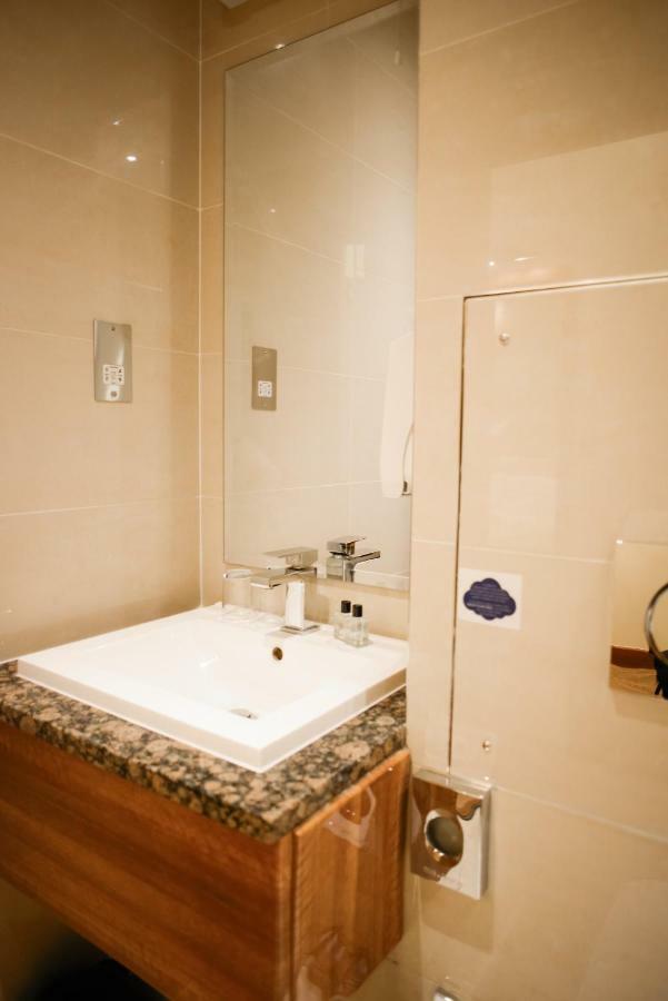 Airlink 4* Hayes (Greater London)